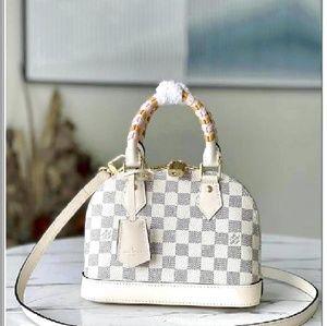 Meet your Posher, Bob